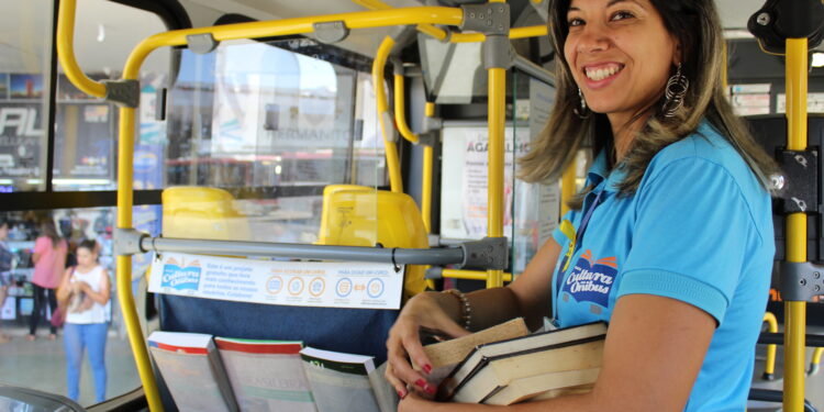 Desde 2015, projeto cultura no ônibus arrecadou mais de 210 mil livros
